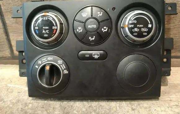 Suzuki Grand Vitara II Climate control unit 3951065JD4CAT 3951064J0