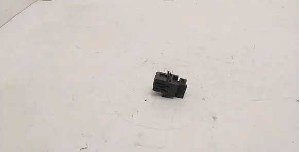 BMW 5 E39 Brake pedal sensor switch 8372647