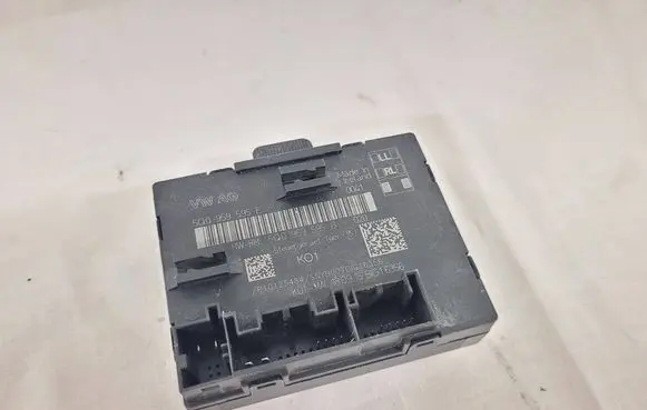 Volkswagen PASSAT B6 Door control unit/module 5Q0959595E