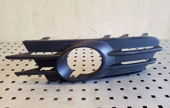 Volkswagen Scirocco Front bumper lower grill 1K8853666C