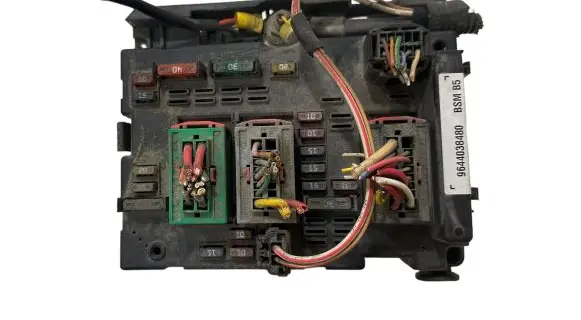 Peugeot 406 Fuse module 9644038480 14203458