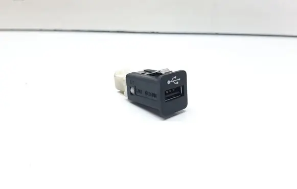 BMW 5 F10 F11 USB socket connector 9237656 84109237656
