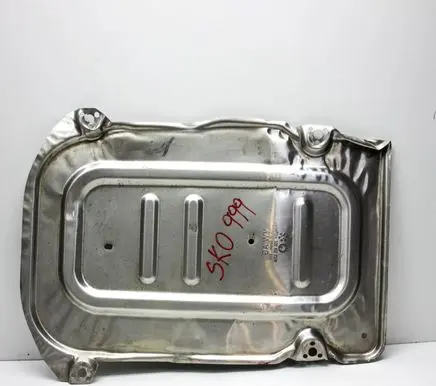 Skoda Kamiq Engine splash shield/under tray 2Q0825229B