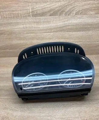 BMW 5 E60 E61 Speedometer (instrument cluster) 6974574