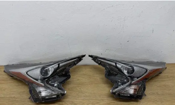 Toyota Prius (XW50) Headlights/headlamps set 