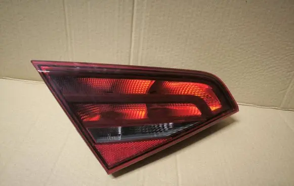 Audi A3 S3 8V Tailgate rear/tail lights 8V4945093