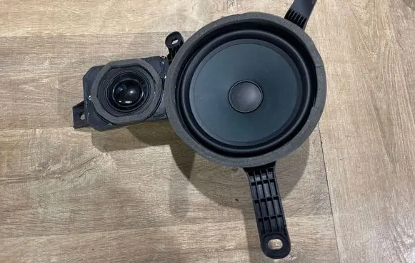 Jaguar F-Type Subwoofer speaker EX5318808BC EAR20B81AR 13828F1