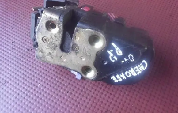 Jeep Grand Cherokee (WJ) Front door lock