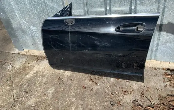 Mercedes-Benz CLS C218 X218 Front door A2187220510