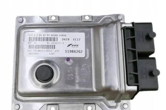 Fiat 500 Engine control unit/module 51986262