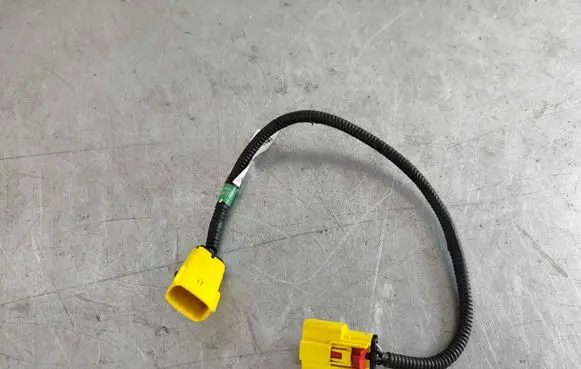 Tesla Model S Seat wiring loom 108423700C