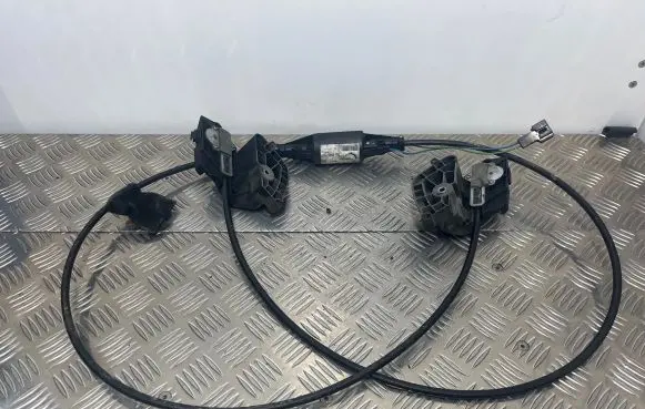 Mercedes-Benz E W211 Curtain motor A2118204942