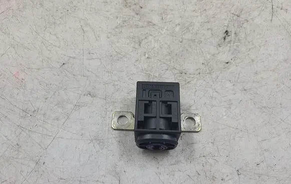 Audi A4 S4 B8 8K Battery relay fuse 4F0915519