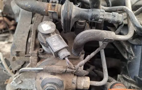 Skoda Superb B6 (3T) Fuel injection high pressure pump
