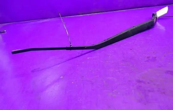 Hyundai Tucson JM Front wiper blade arm
