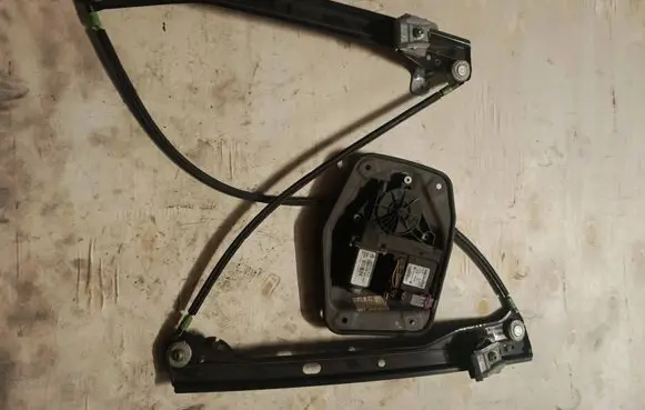 Volkswagen PASSAT B6 Front door electric window regulator 7764696 1K0959702K