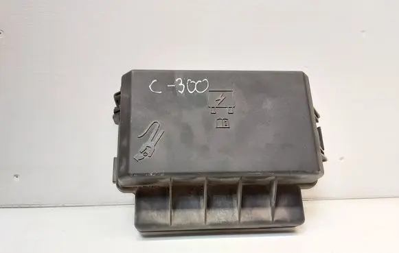 Chrysler 300 - 300C Fuse box cover 16238AAC