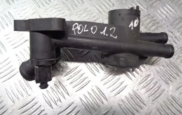 Volkswagen Polo IV 9N3 Thermostat housing 