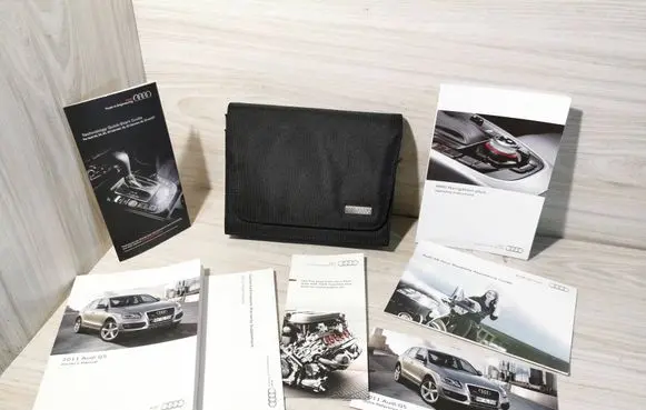 Audi Q5 SQ5 Owners service history hand book 