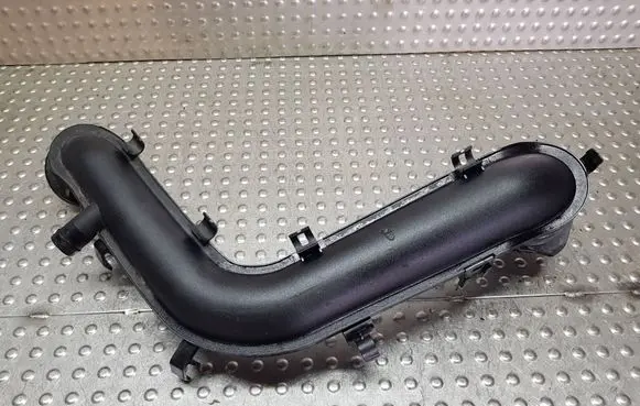 Volkswagen Polo VI Air intake hose/pipe S27708098 05C145673B