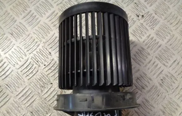 Nissan Pulsar Heater fan/blower 230914