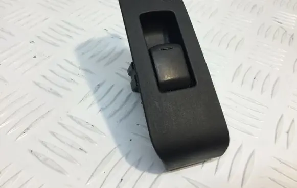 Nissan X-Trail T31 Electric window control switch 25411JG000