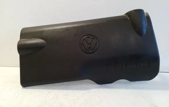 Volkswagen PASSAT B4 Engine cover (trim) 028103935A