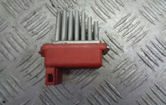 Skoda Octavia Mk1 (1U) Heater blower fan relay 1J0907521