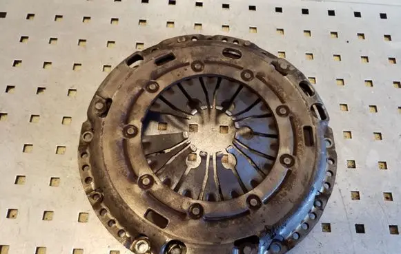 Volkswagen Golf Plus Pressure plate 03L141025K