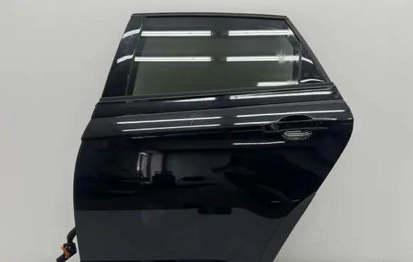 Volkswagen Taigo Rear door