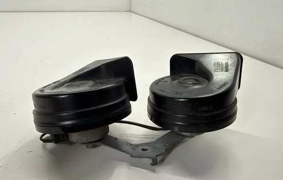 Ford Mustang VI Horn signal FR3T13A803DA FR3T13A803
