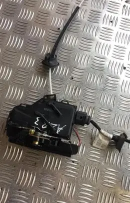 Audi A2 Rear door lock 8z08390411