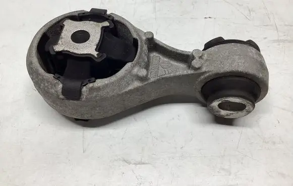 Nissan Qashqai Engine mount bracket 11350JD000