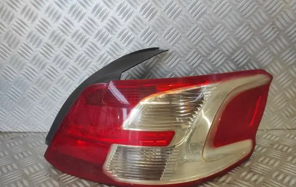 Peugeot 301 Rear/tail lights 9674807780