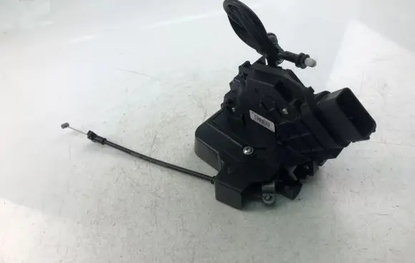Volvo V70 Coupe door lock (next to the handle) 30799316