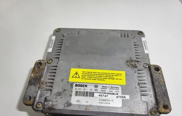 Renault Laguna II Engine control unit/module 8200095416 8200163528 0281011101
