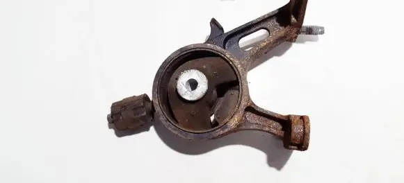 Toyota Avensis T270 Engine mount bracket