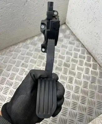 Volvo S80 Accelerator throttle pedal 6G929F836BC 6PV00922001