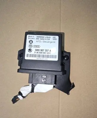 Volkswagen Touran I Light module LCM 5WK49172B 5M0907357A