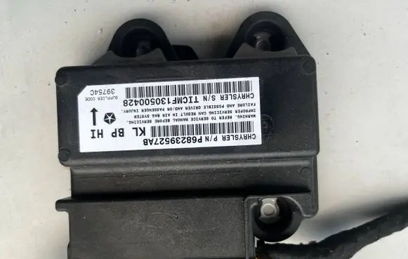 Jeep Cherokee Airbag control unit/module P68239527AB 39754C MF130500428