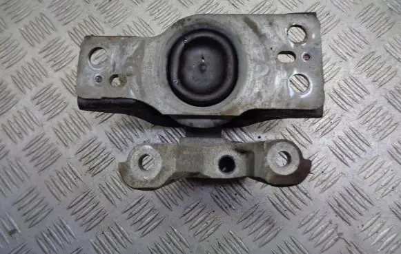 Nissan Micra Engine mount vacuum valve 11210-AX60A