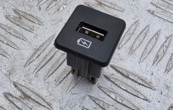 Infiniti QX60 L50 AUX in-socket connector 284H39NF0B 795405038