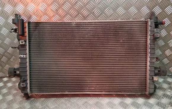 Opel Astra H Coolant radiator 13129964