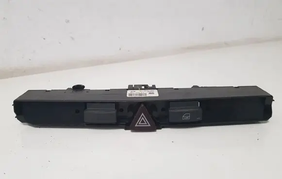 Opel Astra H Hazard light switch 03758075