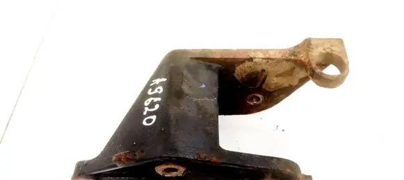Suzuki Ignis Engine mounting bracket