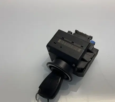 Mercedes-Benz C W203 Ignition lock 2095451908 A2095451908