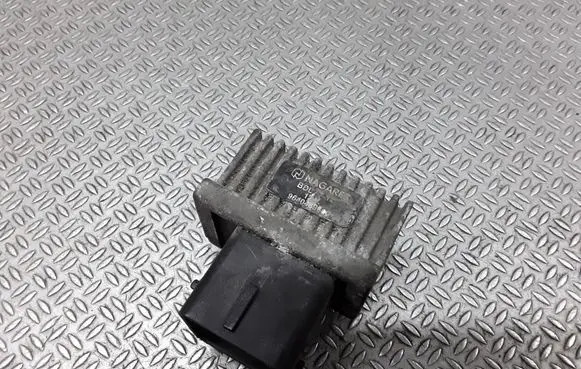 Glow plug pre-heat relay