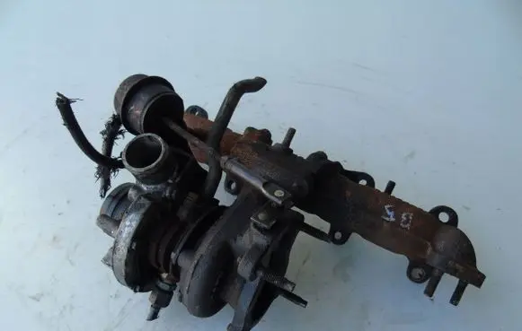 Volkswagen PASSAT B5 Turbo 028145702