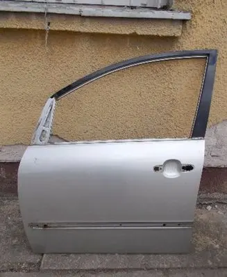 Toyota Avensis Verso Front door