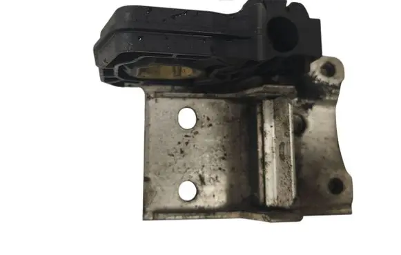 BMW 5 F10 F11 Radiator mount bracket 7186514 7211162